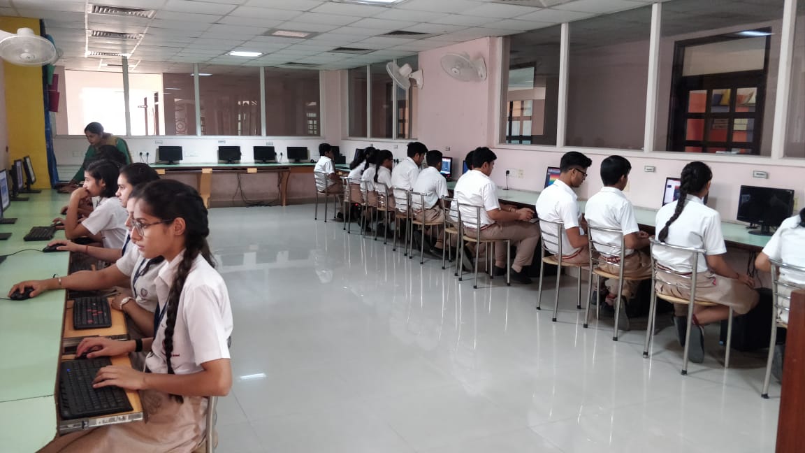 School Having Best It Labs In Greater Noida Kaushalya World School